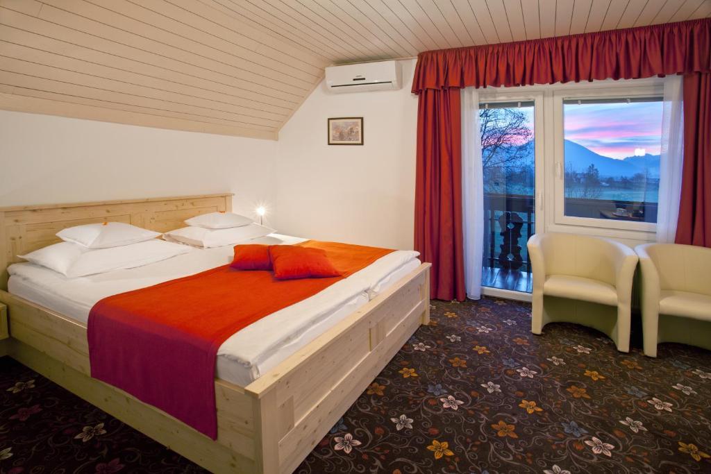 Alp Pension Bled Room photo